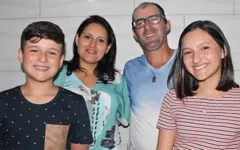 Os seis integrantes da mesma família foram encontrados mortos dentro do apartamento. 