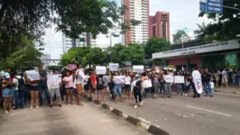 Imagem ilustrativa da notícia Manifestantes fecham a Almirante Barroso em protesto
contra o aumento da passagem