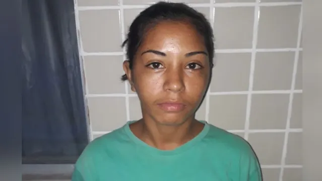 Imagem ilustrativa da notícia Jovem presa em Benevides é acusada de traficar na presença de filha