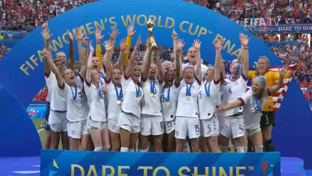 Imagem ilustrativa da notícia EUA vencem Holanda e se tornam primeira seleção tetracampeã mundial do futebol feminino
