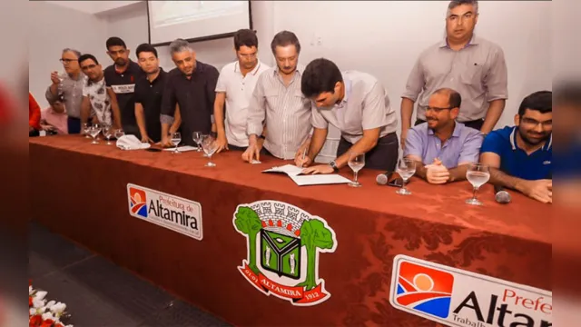 Imagem ilustrativa da notícia Governo do Estado e prefeitura de Altamira assinam convênio para pavimentação de vias do município