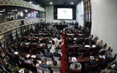 A Proposta de Emenda Constitucional (PEC) foi aprovada em 1º turno. 