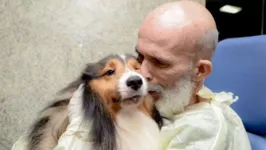 Imagem ilustrativa da notícia Paciente com câncer se emociona e tem melhora após reencontrar cachorro em hospital