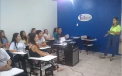 A escola oferece aulas diferenciadas para turmas de kids até para aqueles que querem prestar concursos. 