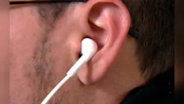 Fone de ouvido: falta de higiene pode levar a infecções do ouvido.