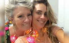 A atriz contou que a mãe morreu dormindo, mas a causa da morte ainda não foi revelada. 