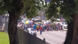 Manifestantes interditaram a avenida Almirante Barroso em protesto. 