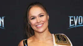 Imagem ilustrativa da notícia Ronda Rousey sofre acidente e aparece sem pedaço de dedo em foto. Veja!