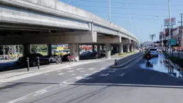 Trânsito ficou congestionado na manhã de hoje, na avenida Augusto Montenegro. 