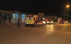 O homem foi atingido por disparos de arma de fogo e morreu no local. 