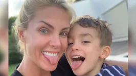 Ana Hickmann tentou arrancar o dente do filho, mas não deu muito certo. 