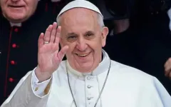 O papa Francisco definiu a criação de mais um arcebispo e dois bispos. 