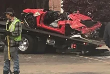 As duas pessoas que estavam no carro morreram na hora