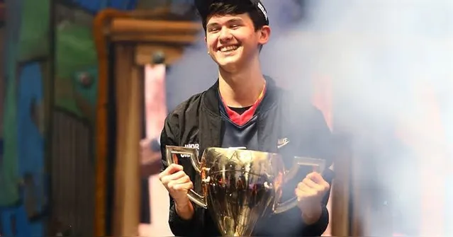 Imagem ilustrativa da notícia Adolescente fica milionário ao vencer Copa de Fortnite