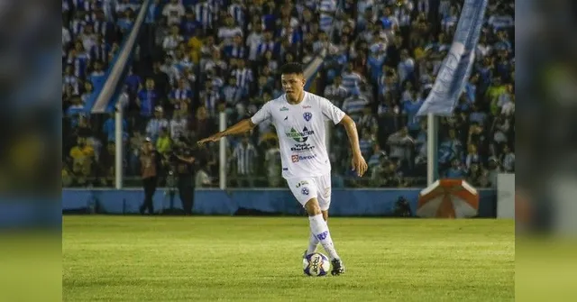 Imagem ilustrativa da notícia Zagueiro bicolor dá fórmula para fechar rodada na liderança da Série C