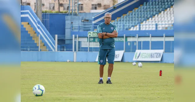 Imagem ilustrativa da notícia Hélio dos Anjos guarda time bicolor para surpreender o rival no clássico