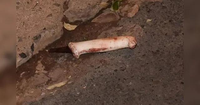 Imagem ilustrativa da notícia Imagem macabra: homem é decapitado e assassino sai andando com a cabeça da vítima