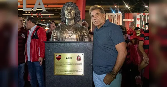 Imagem ilustrativa da notícia Flamengo comemora aniversário com inauguração do busto de ídolo