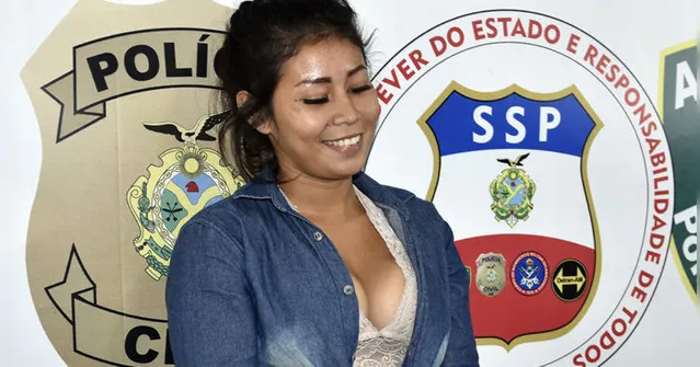 Imagem ilustrativa da notícia 'Princesinha Nina' é presa por assaltar carros de aplicativo e posa sorridente para as câmeras