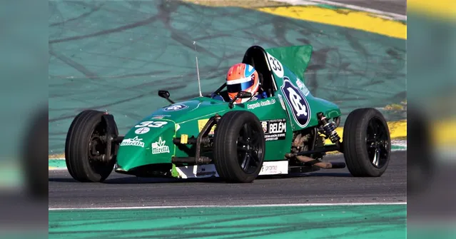 Imagem ilustrativa da notícia Piloto paraense busca liderança em Interlagos neste sábado (7)