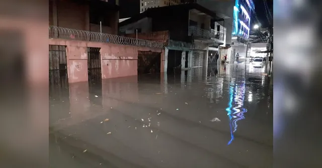 Imagem ilustrativa da notícia Chuva forte provoca alagamentos e trânsito parado em Belém nesta segunda-feira