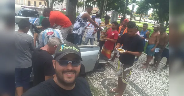 Imagem ilustrativa da notícia Paraense comemora aniversário distribuindo sopa para moradores de rua