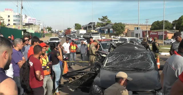 Imagem ilustrativa da notícia Mulher morre após ter carro destruído em acidente na BR-230 em Marabá; veja o vídeo