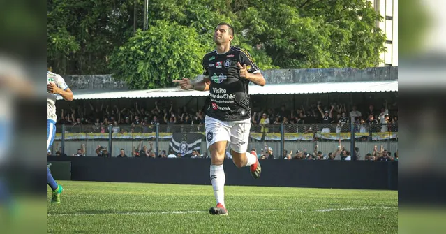 Imagem ilustrativa da notícia Atacante foi poupado do treino azulino no Baenão