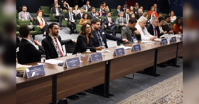 Imagem ilustrativa da notícia Dira Paes debate no STF decreto de Bolsonaro sobre cinema