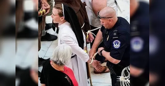 Imagem ilustrativa da notícia Sacerdotes são presos por defender crianças imigrantes nos EUA