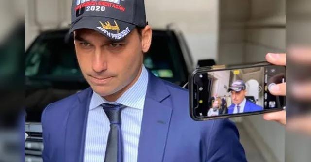 Imagem ilustrativa da notícia Eduardo Bolsonaro não possui pós-graduação citada em currículo