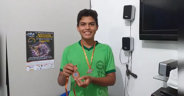 Imagem ilustrativa da notícia Aluno de escola municipal de Belém é medalhista
da Olimpíada Brasileira da Astronomia