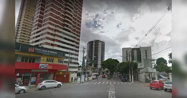 Imagem ilustrativa da notícia Incêndio atinge apartamento de prédio em frente à Santa Casa