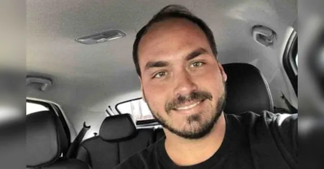 Imagem ilustrativa da notícia Contas de Carlos Bolsonaro somem das redes sociais