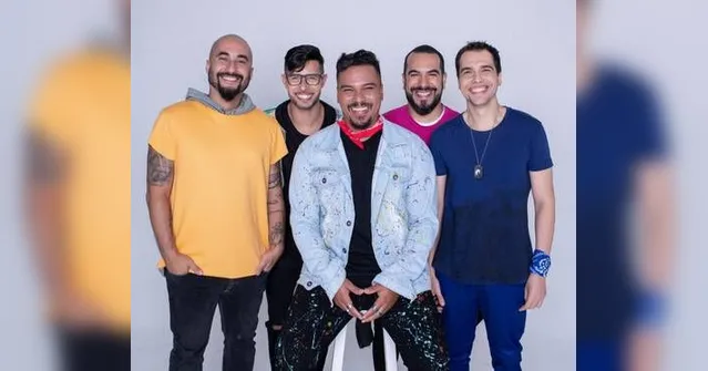 Imagem ilustrativa da notícia Vocalista do 'Sorriso Maroto' volta aos palcos e comemora melhor após tratamento