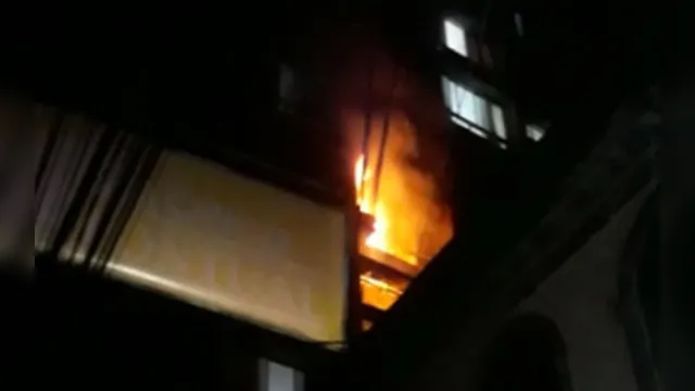 Imagem ilustrativa da notícia Incêndio atinge condomínio em Belém na noite desta terça-feira (3). Veja os vídeos!