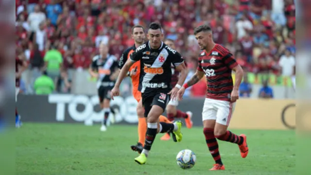 Imagem ilustrativa da notícia Em jogo de oito gols, Vasco empata no fim e adia chance de título do Flamengo