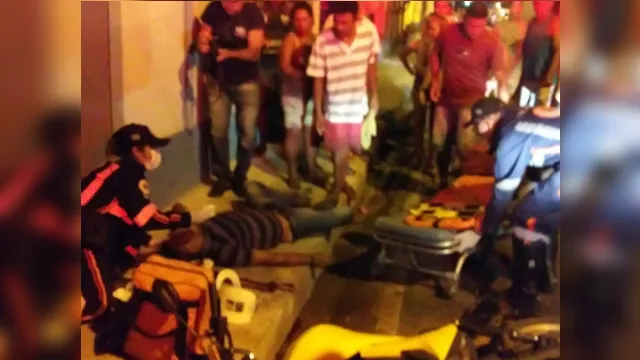 Imagem ilustrativa da notícia Carro faz conversão proibida e se choca contra moto em Ananindeua