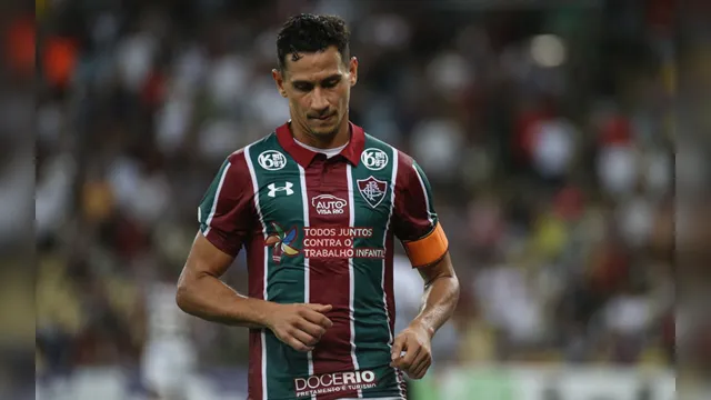 Imagem ilustrativa da notícia Fluminense perde, torcedores vaiam Ganso e criticam João Pedro por namoro com Mel Maia