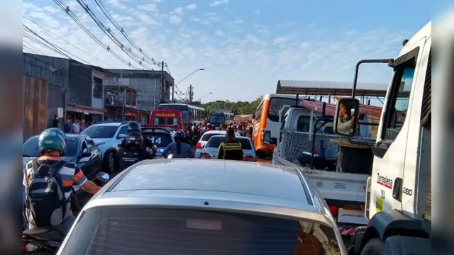 Imagem ilustrativa da notícia Motociclista colide de frente com ônibus em avenida de Belém