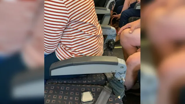 Imagem ilustrativa da notícia Passageiro de avião publica foto de assentos sem encostos e companhia aérea responde