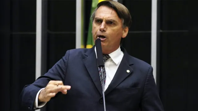 Imagem ilustrativa da notícia Bolsonaro diz que 'nunca falou' em dar fim à estabilidade do servidor público