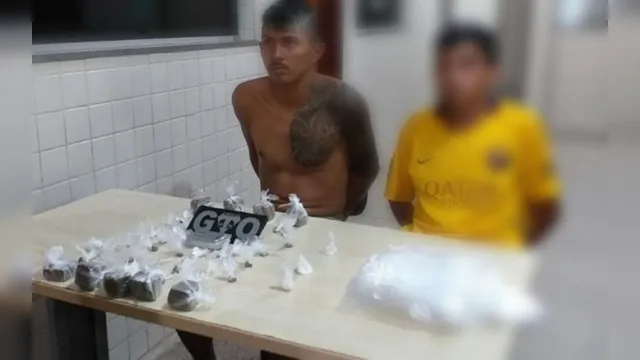 Imagem ilustrativa da notícia PM apreende dupla com drogas em Bragança