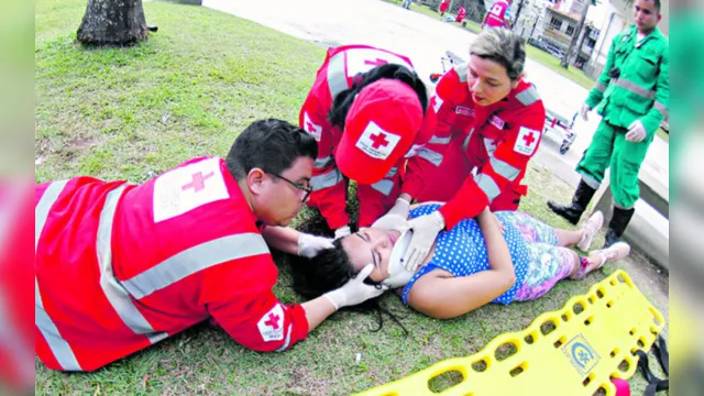 Imagem ilustrativa da notícia Voluntários da Cruz Vermelha fazem simulação de atendimento aos romeiros