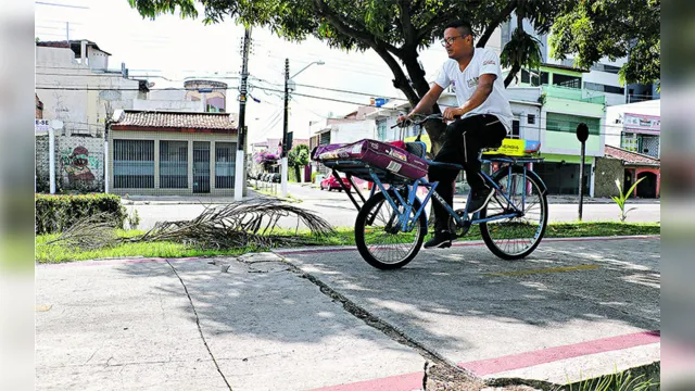 Imagem ilustrativa da notícia Ciclovias com rachaduras e buracos apresentam perigo aos ciclistas em Belém 