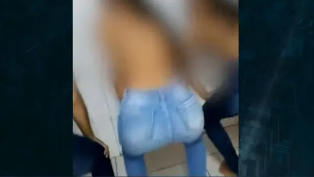 Imagem ilustrativa da notícia Vídeo: alunas são suspensas por dançarem funk seminuas