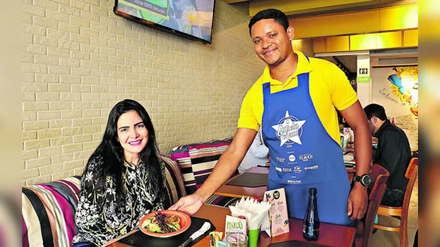 Imagem ilustrativa da notícia Estrela Azul: restaurantes lotados e clientes satisfeitos no 2° dia de Festival