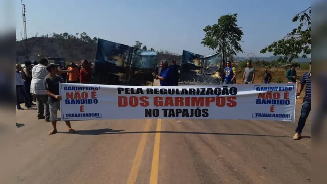 Imagem ilustrativa da notícia Garimpeiros continuam com bloqueio BR-163 por legalização de garimpos