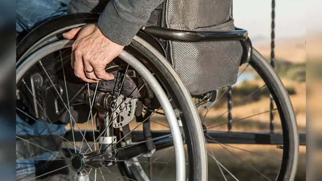 Imagem ilustrativa da notícia Donos de asilo abusam sexualmente de idoso de 72 anos com paralisia