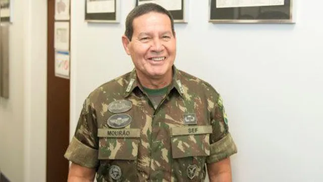 Imagem ilustrativa da notícia General Mourão revela homossexualidade no Exército e defende torturador Ulstra
